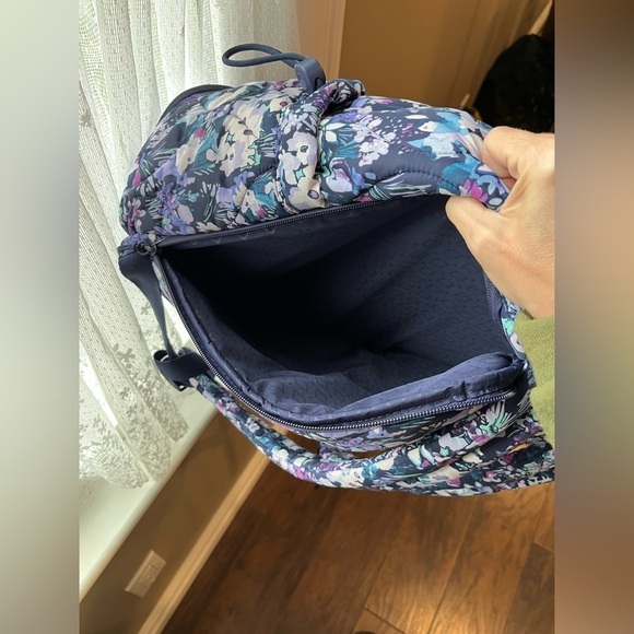 NWT Vera Bradley Featherweight Commuter Backpack ARTIST’S GARDEN PURPLE - Picture 9 of 15